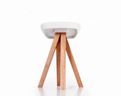 Stool - Side table - Pedestal table - White concrete cast - Oiled solid wood - Interlocking assembly without tools