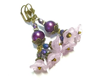 Blumen Ohrringe in Violett und Flieder, antik bronze, romantisch, boho, Floral, Frühling