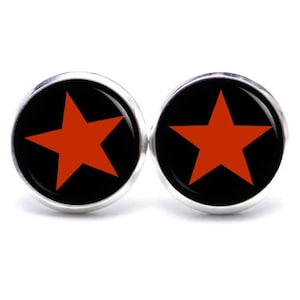 Brincos com prendedores de orelha estrela vermelha em preto - ideia de presente de Just Trisha