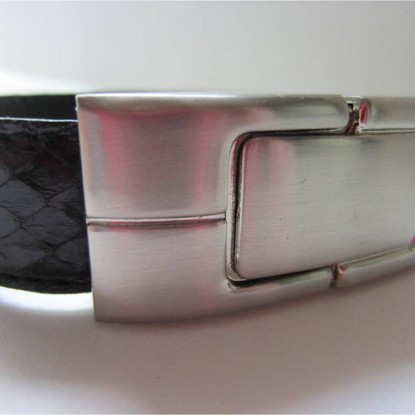 Sassy Black Snake Skin with Flat Rivets Leather USB Bracelet - 32 GB Medium