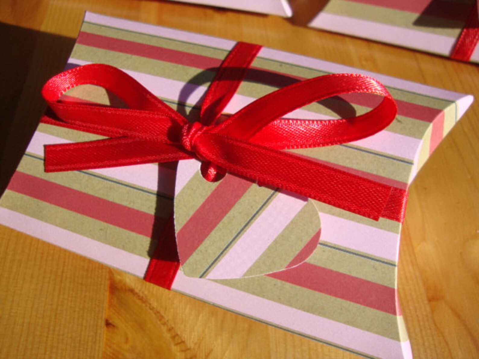 10 Valentine Pillow Boxes Set of 10 Treat Boxes Party Etsy