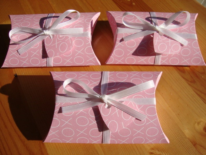 10 XOXO Valentine Pillow Boxes Set of 10 Treat Boxes Party Favors Gift Boxes XOXO Hugs and Kisses Handmade image 3