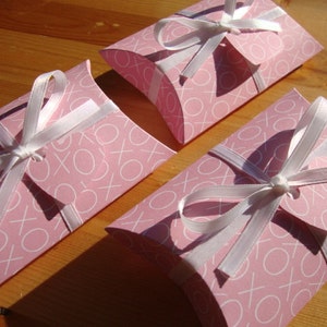 10 XOXO Valentine Pillow Boxes Set of 10 Treat Boxes Party Favors Gift Boxes XOXO Hugs and Kisses Handmade image 4