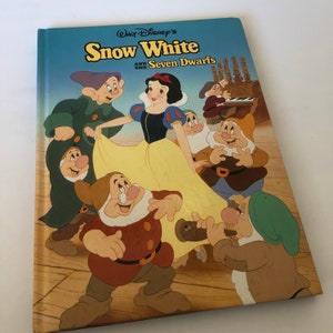 Walt Disney&#39;s Snow White and The Seven Dwarfs Classic Storybook