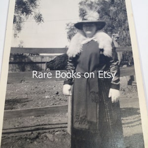 Vintage Photo &quot;Mom&#39;s New Hat&quot;  Snapshot Photo Old Black & White Photograph Found Paper Ephemera