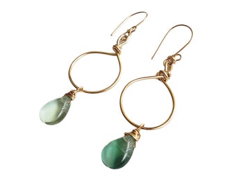 Brincos de fluorita, pedras preciosas e brincos cheios de ouro 14K