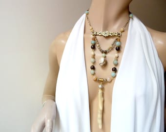 Gros collier ethnique chic, grosses pierres naturelles et corail , pièce unique