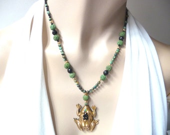 Collier vert Ma grenouille , collier de pierres de turquoise , pierre de lave et onyx , pièce unique