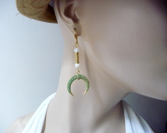 Green earrings, mother-of-pearl and crystals, unique piece