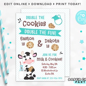 Può includere: Un invito blu e bianco con un'illustrazione di una mucca e il testo "Double the Cookies, Double the Fun!"  Easton ha 3 anni e Dakota ne ha 1. Unisciti a noi per latte e biscotti! Sabato 5 maggio, 16:30-19:00, 15 Meadowbrook Ln, Easton PA. RSVP Karin al 233-456-7890.