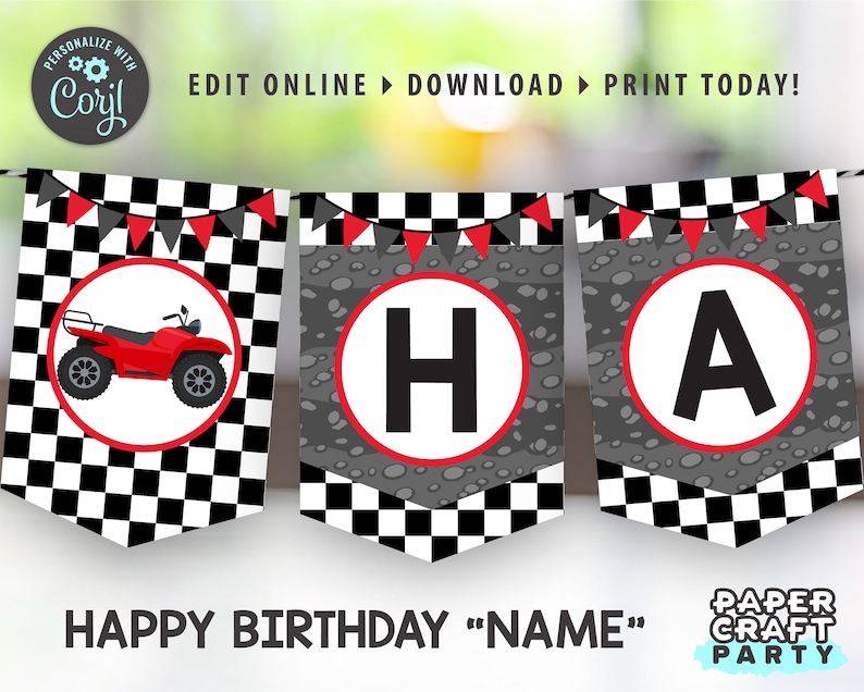 Puede incluir: Pancarta de cumplea&ntilde;os imprimible con fondo a cuadros y detalles en rojo, negro y blanco. La pancarta presenta las letras "HA" en letras negras grandes sobre un c&iacute;rculo blanco con contorno rojo. La pancarta tambi&eacute;n incluye un ATV rojo sobre un fondo a cuadros.