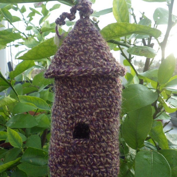 Bird roosting house: mink/purple