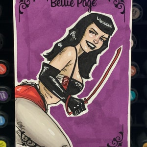 Tarjeta de boceto de Betty Page con licencia oficial de Dynamite Comics