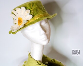 Green boater hat with daisy, Hand felted hat, Floral hat, Canotier hat, Merino wool hat, Flower bonnet, Felted flower hat