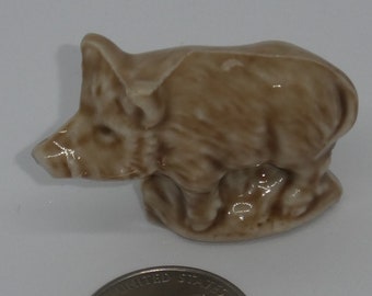 Wade Figurine-Wild Boar-Tan-Pig-collectible-country decor