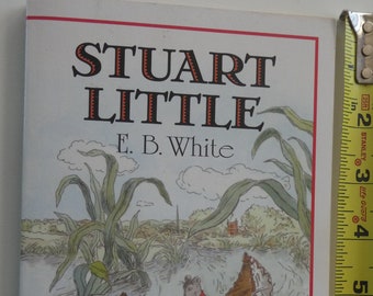 Stuart Little-E. B. White-1987- Scholastic-Vintage -Paperback-Elementary Grad Gift