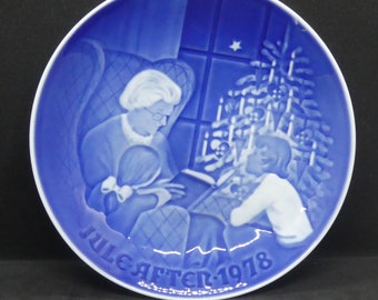 Plate-Blue and White-Decorative Plate-Jule-Aften- 1978-A Christmas Tale- Grandma gift