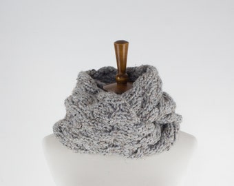 Majesty - Knitting Pattern - Cable Knit Cowl - Brome Fields