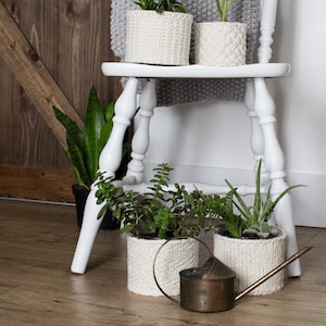 Stockinette Stitch Plant Cozy Knitting Pattern - Brome Fields