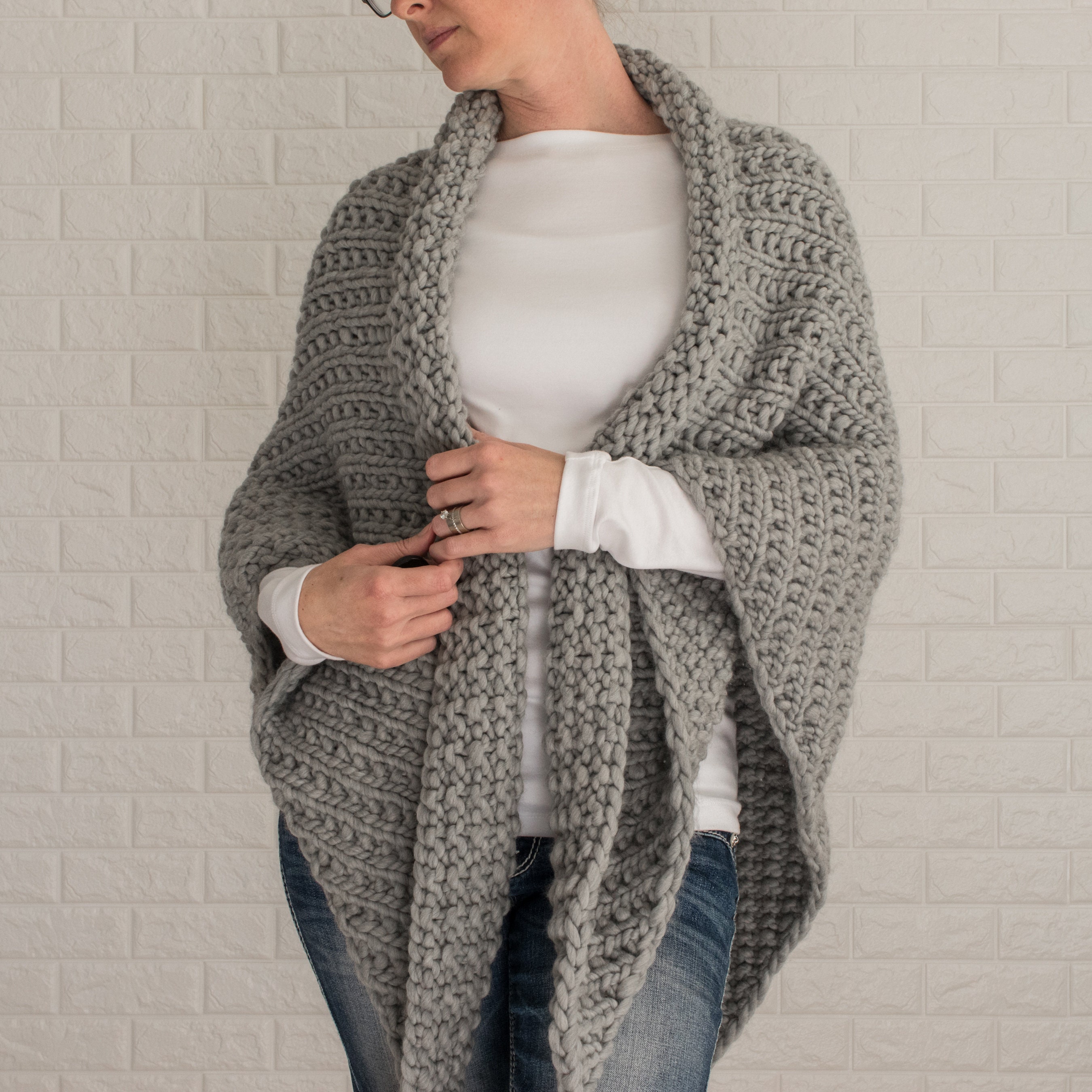 Knitting Pattern, Chunky Knit Triangle Shawl Knitting Pattern PDF