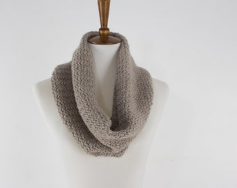 Beauty - Knitting Pattern - Easy Beginner Knit Cowl - Brome Fields