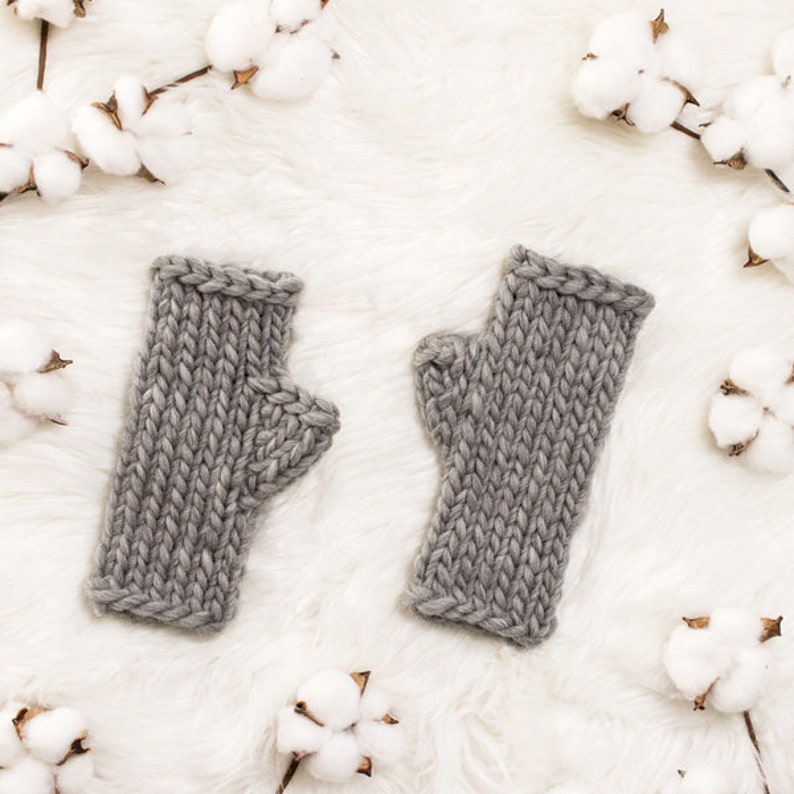 Chunky Fingerless Knit Gloves Knitting Pattern Potential image 2