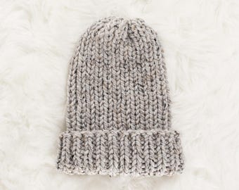 Beginner Slouchy Hat Knitting Pattern, Squishy Rib Stitch Pattern, Quick & Easy Chunky Knit Hat, Simplicity