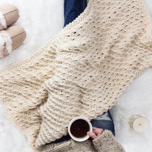 Cuddly Blanket Knitting Pattern, Beautiful Blanket Pattern, Chunky Knit Super Bulky Throw, Super Squishy Blanket, Magnanimity