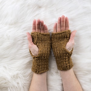 Beginner Fingerless Gloves Knitting Pattern, Simple & Easy Pattern, Chunky Knit Gloves, Quick Pattern Knit a Rectangle in Stockinette Stitch image 1
