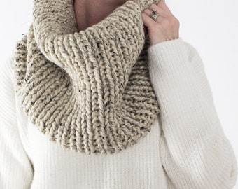 Quick & Easy Cozy Cowl Knitting Pattern, Timeless Ribbed Cowl Pattern, Beginner-Friendly Chunky Knit Pattern, Simplicity
