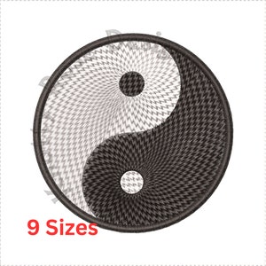 Puede incluir: Símbolo yin yang en blanco y negro con un patrón de espiral. El símbolo está rodeado por un contorno negro.