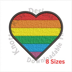 Op de afbeelding: Een regenboog hart met een zwarte omtrek. Het hart bestaat uit zes horizontale strepen in de kleuren van de regenboog: rood, oranje, geel, groen, blauw en paars.