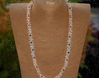 25 1/2" Niʻihau Momi & Kahelelani Shell Lei – Kipona Style #2027