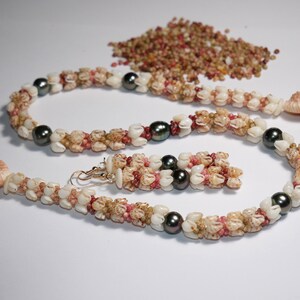20 Stück 1/4&quot; Niihau Momi, Kahelelani Muschel & Tahiti Perlen Lei und Ohrringe. Perfektes Geschenk aus Niihau Muscheln aus Hawaii # 1029