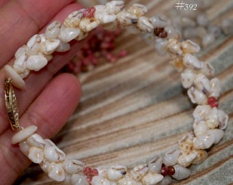 カヘレラニ シェル ブレスレット: 珍しいカウアイ島の貝殻、ハワイアン