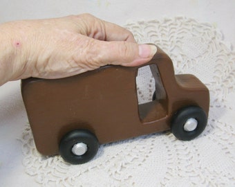 Toy Car: Brown Delivery Van (JTY-058)