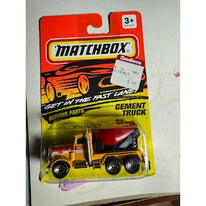 Matchbox Cement Truck Moving Parts 1993 Diecast Vehicle New on Card