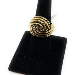 Golden Globe lia sophia ring size 7