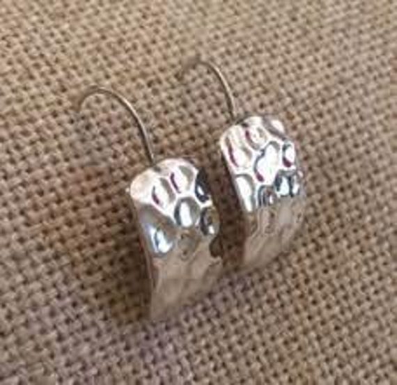 W0991 Retired Silpada Silver Hammered Earrings