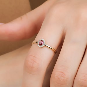14K Yellow Gold Ruby and Diamond Ring, Minimalist Oval Ruby Ring, Engagement Rings, Diamond Wedding Band, July Birthstone , Gemstone Ring