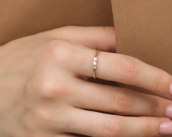 Baguette Diamond Ring, 14K Yellow Gold Diamond Wedding Ring, Baguette Diamond Engagement Ring , Minimalist Diamond Ring, Womens Wedding Band