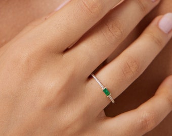 Emerald Ring, 14K Yellow Gold Emerald Wedding Band, Diamond Cz Wedding Ring, Baguette Emerald Ring, Minimalist Emerald Ring, Green Emerald