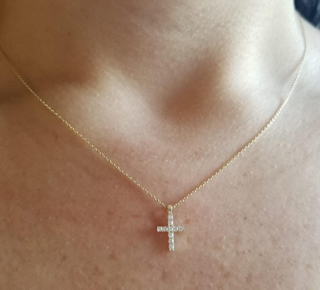 minimalist cross necklace