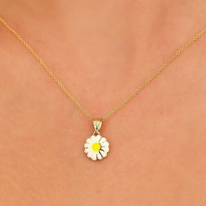 14K Yellow Gold Daisy Flower Necklace, Enamel Daisy Flower Necklace, Minimalist Daisy Flower Pendant, Daisy Charm, Daisy Necklace