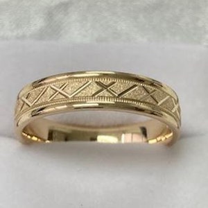 Mens Wedding Band, Mens Wedding Ring, 5mm 10K 14K 18K Solid Yellow Gold Wedding Bands, Rings for Men & Women