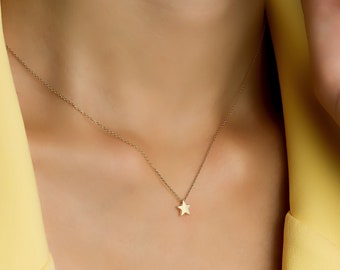 14K Solid Yellow Gold Star Necklace, Minimalist Star Necklace, Small Star Necklace in 14K Gold , Dainty Star Pendant, Gold Necklace