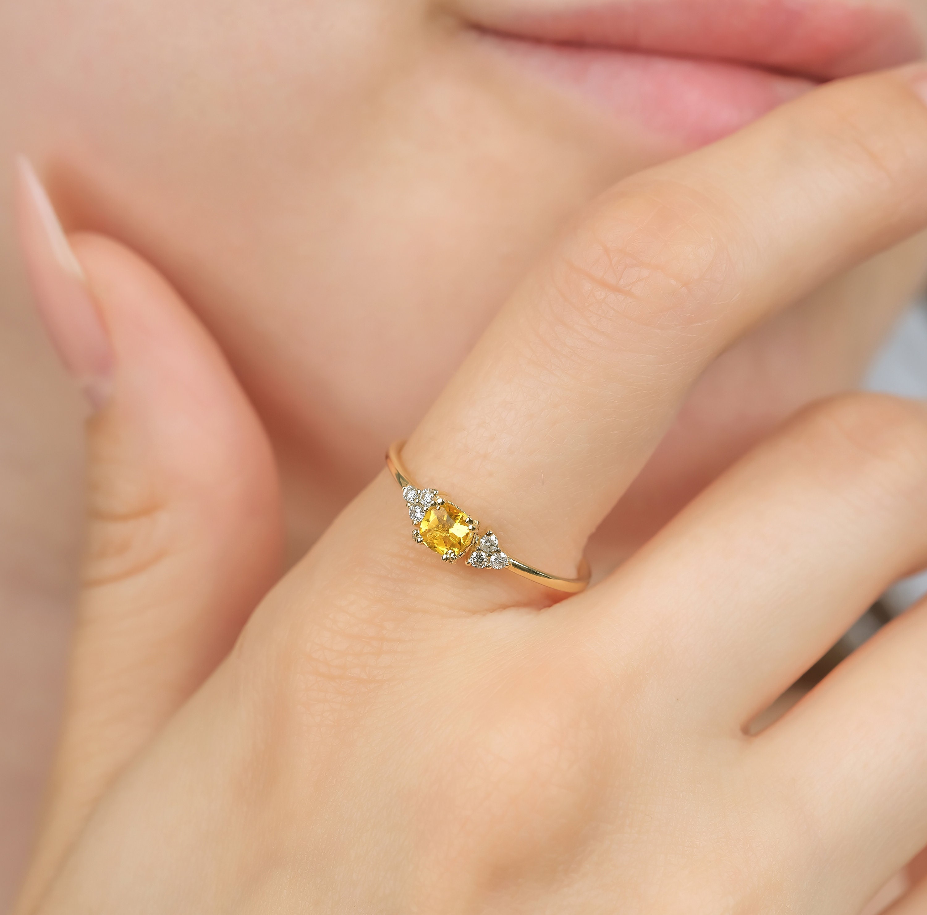 14k White Gold Citrine Cushion and Diamond Ring 14k White Gold Citrine Cushion and Diamond Ring