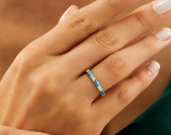 Alianza de boda de oro blanco macizo de 14 quilates con diamantes, anillo de boda de turquesa y diamantes, anillo de eternidad, anillo de piedras preciosas, anillo de turquesa talla baguette