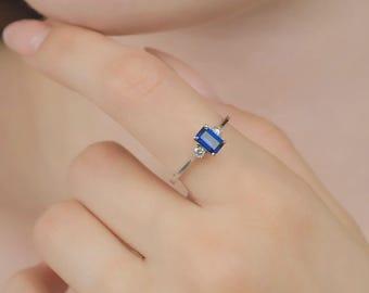 Sapphire & Diamond Ring