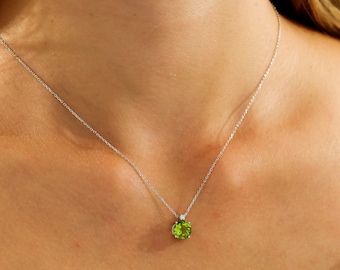 14K Solid White Gold Diamond and Green Peridot Solitaire Necklace